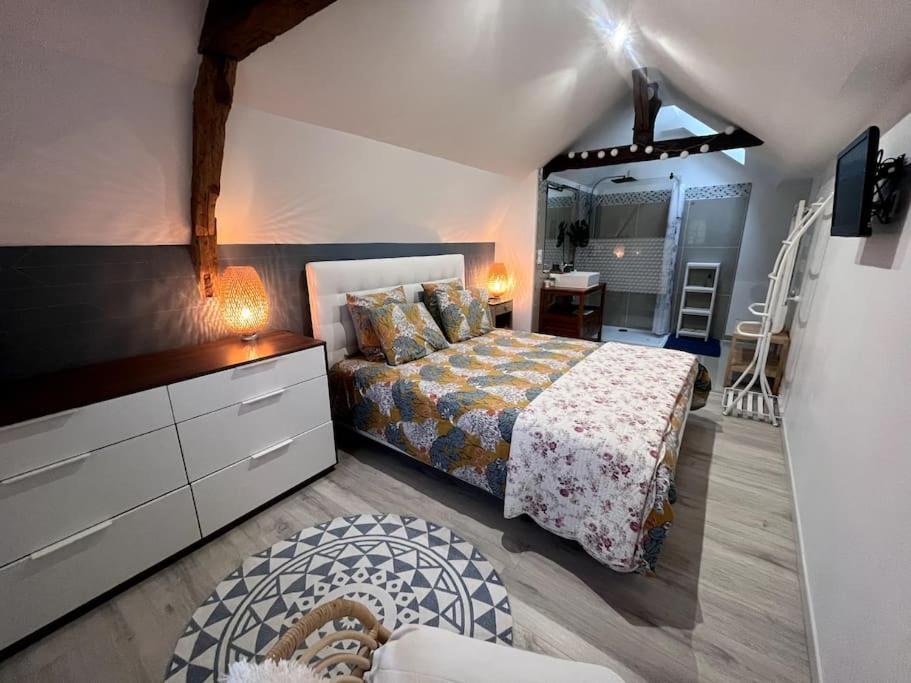 La Maison De Paulette Meuble De Tourisme 4 Etoiles Neuvy-le-Roi Экстерьер фото